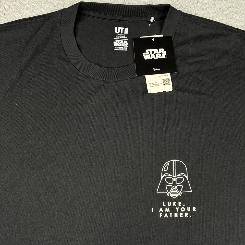 Uniqlo Star Wars The Empire Strikes Back Darth Vader T-Shirt Men's Large NWT